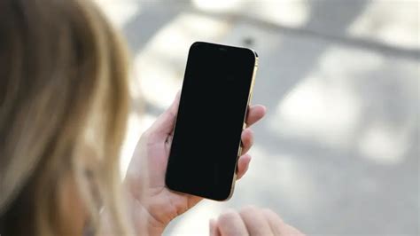 Cara Mengatasi HP Mati Total, Jangan Langsung ke Servis