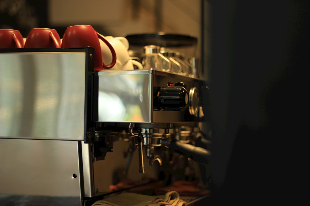 DIY: Perbaiki Layar Retak Sendiri? Tren dan Risiko yang Perlu Diketahui!