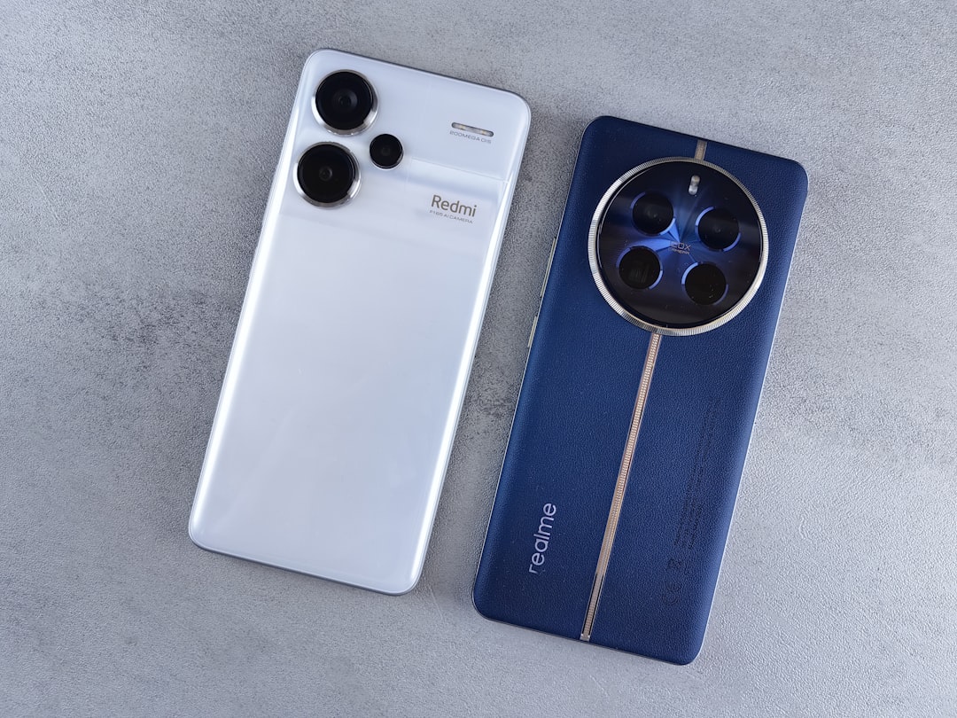 Duel Kelas Menengah: Realme GT Master Edition vs. Xiaomi 11T