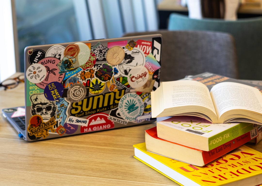 Laptop Jadi Canvas: Hidup Lebih Kreatif dengan Sentuhan Digital