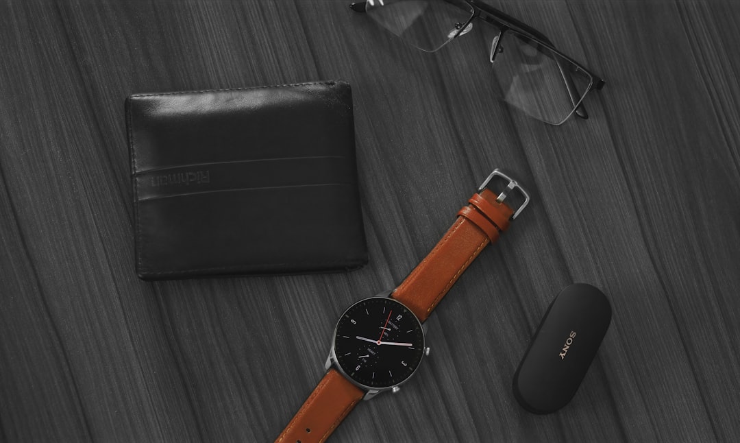 Smartwatch vs. Fitness Tracker: Mana yang Pas untuk Gaya Hidupmu?